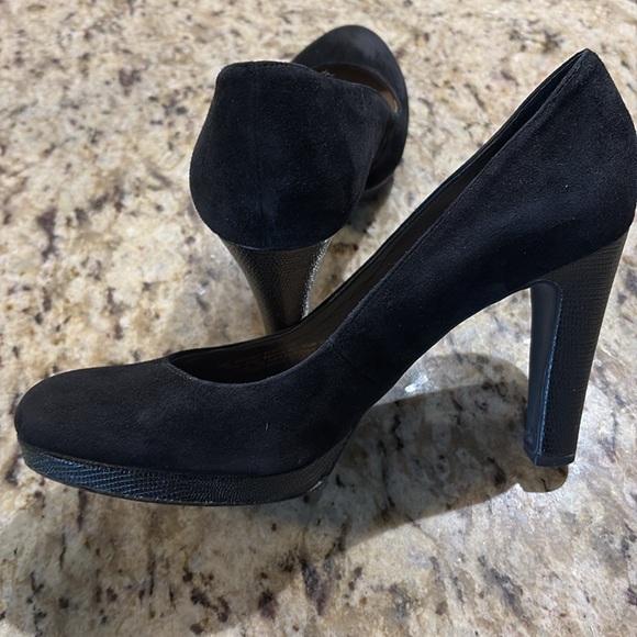 Franco Sarto Black Suede and Leather Heels - Size 8M - Picture 3 of 5